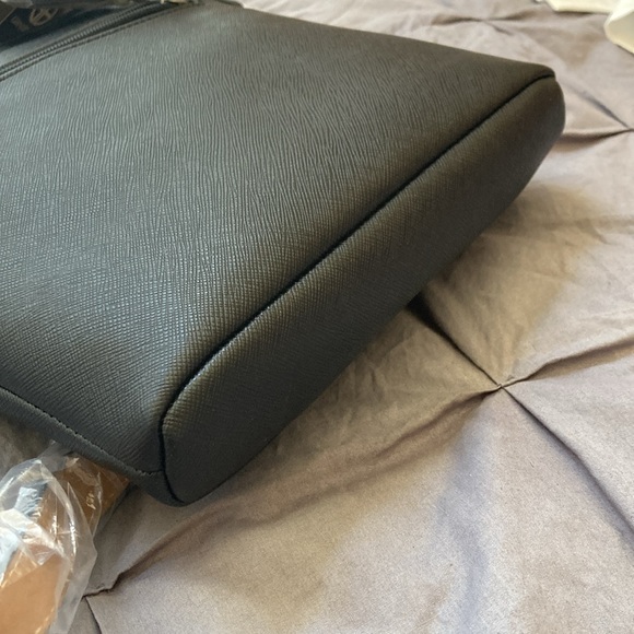 Brand New Giani Bernini Purse - Picture 4 of 8